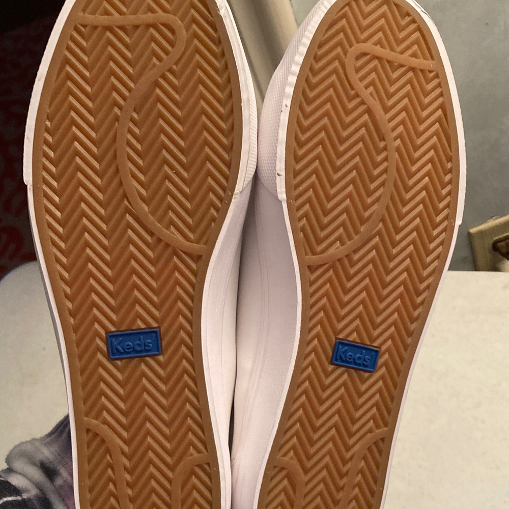 NWOT Keds White Sneakers with Gold Details - Picture 4 of 9